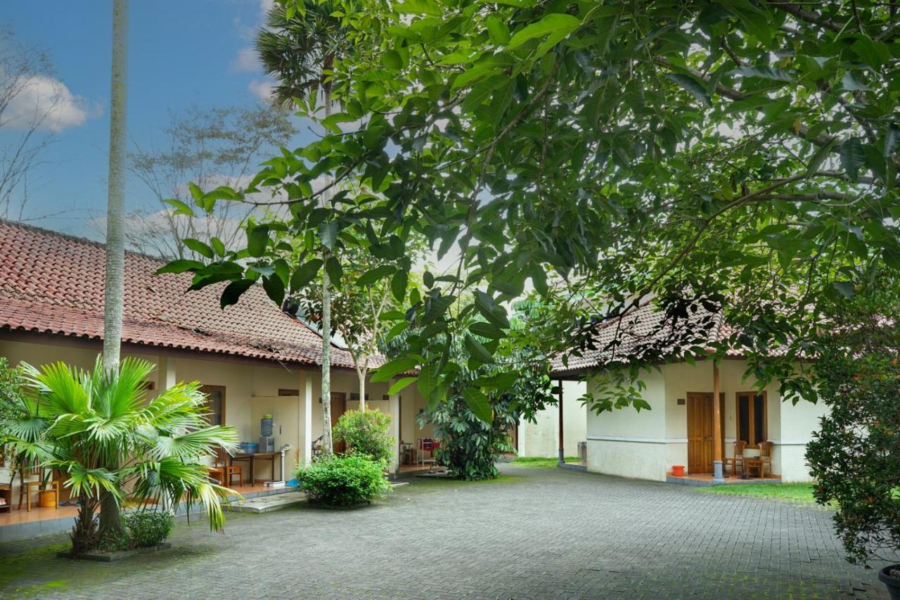 Front One Resort Indraloka Temanggung Zewnętrze zdjęcie