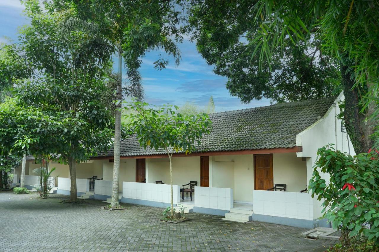 Front One Resort Indraloka Temanggung Zewnętrze zdjęcie